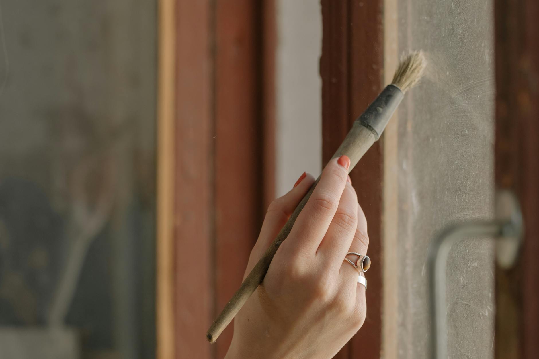 Fensterkitt überstreichen – Fensterrahmen streichen