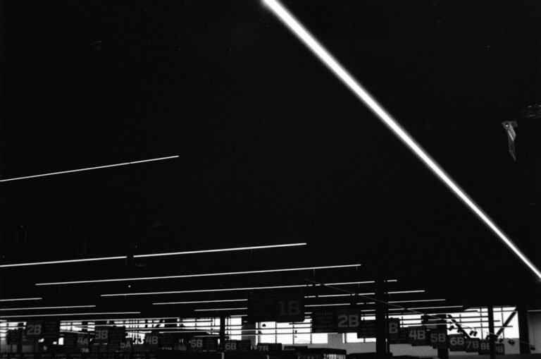 Leuchtstoffröhre lässt sich nicht drehen – Deckenleuchte mit Leuchtstoffröhren